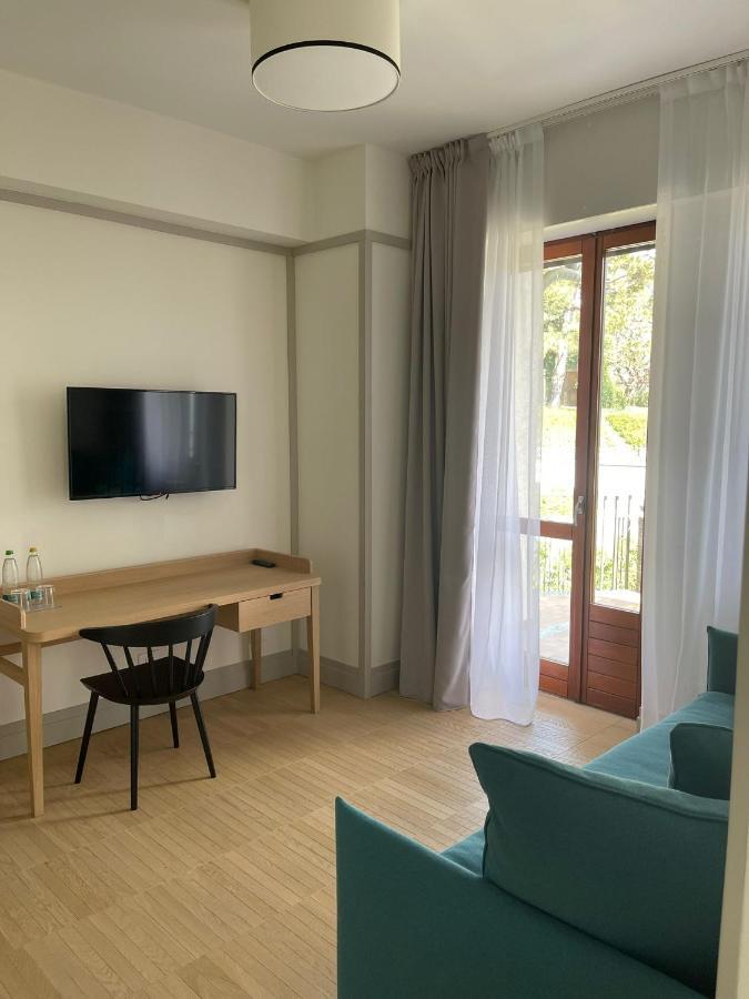 Villa Almana チェルノッビオ エクステリア 写真
